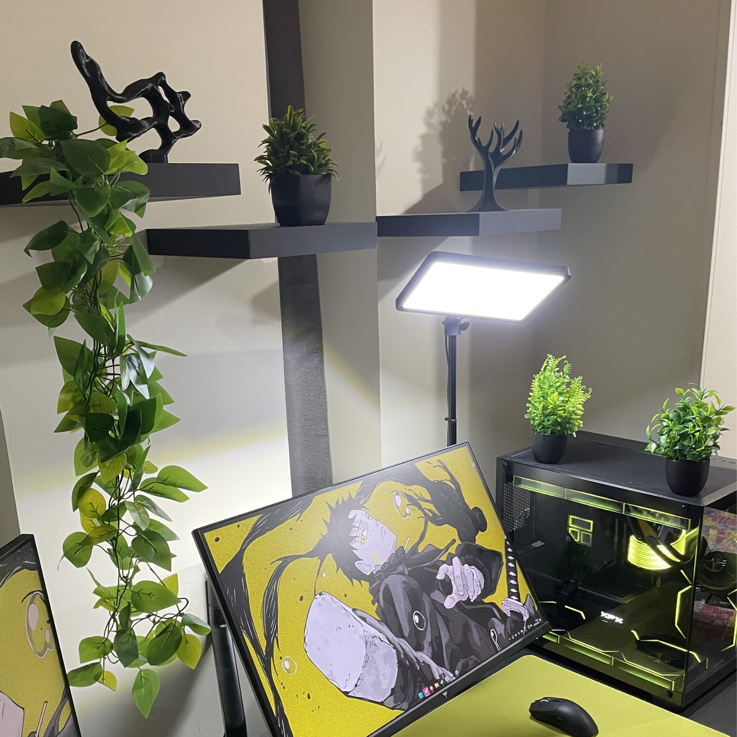 4 Black plant pots